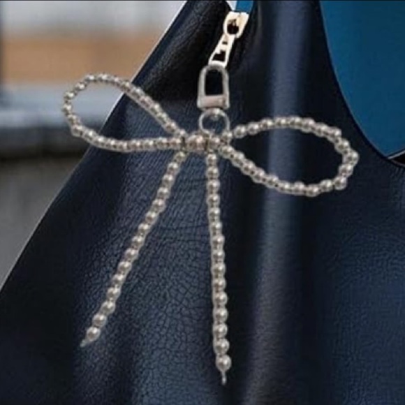 🎀NEW Silver Beaded Bow Bag Charm/ Keychain Key Ring Oversized Cute - Picture 5 of 6